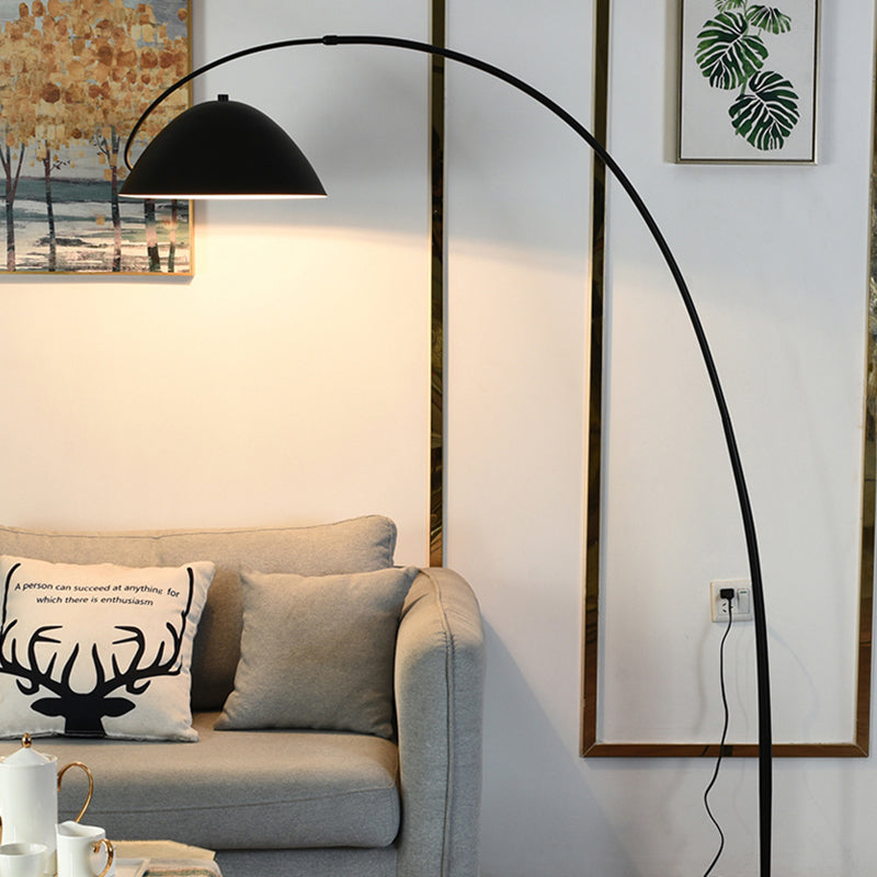Lampadaire métallique noir Avi Modrn en forme de canne à pêche — résistant à la rouille