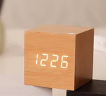 Reloj Digital de Madera Moderna NovaWood para Decoración Contemporánea del Hogar