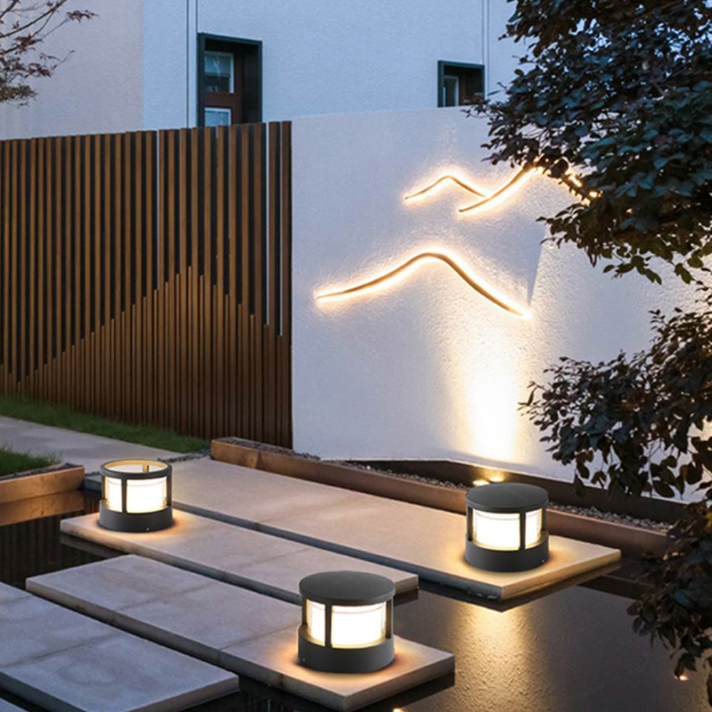 Zyra sylindrisk pullertlampe i metall — LED-pære inkludert, IP65-klassifisert, svart