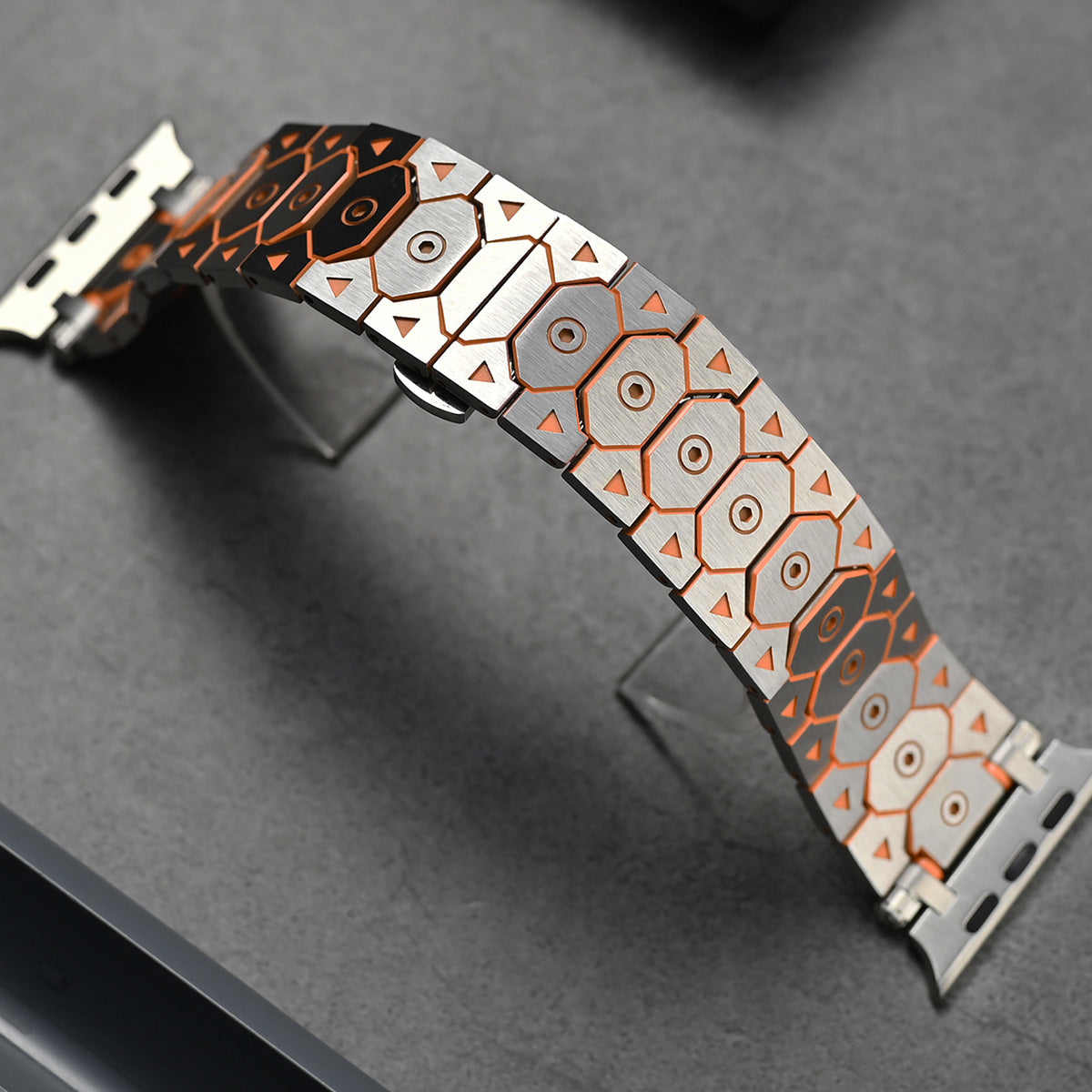 FusionX-titaaninen Apple Watch -rannehihna
