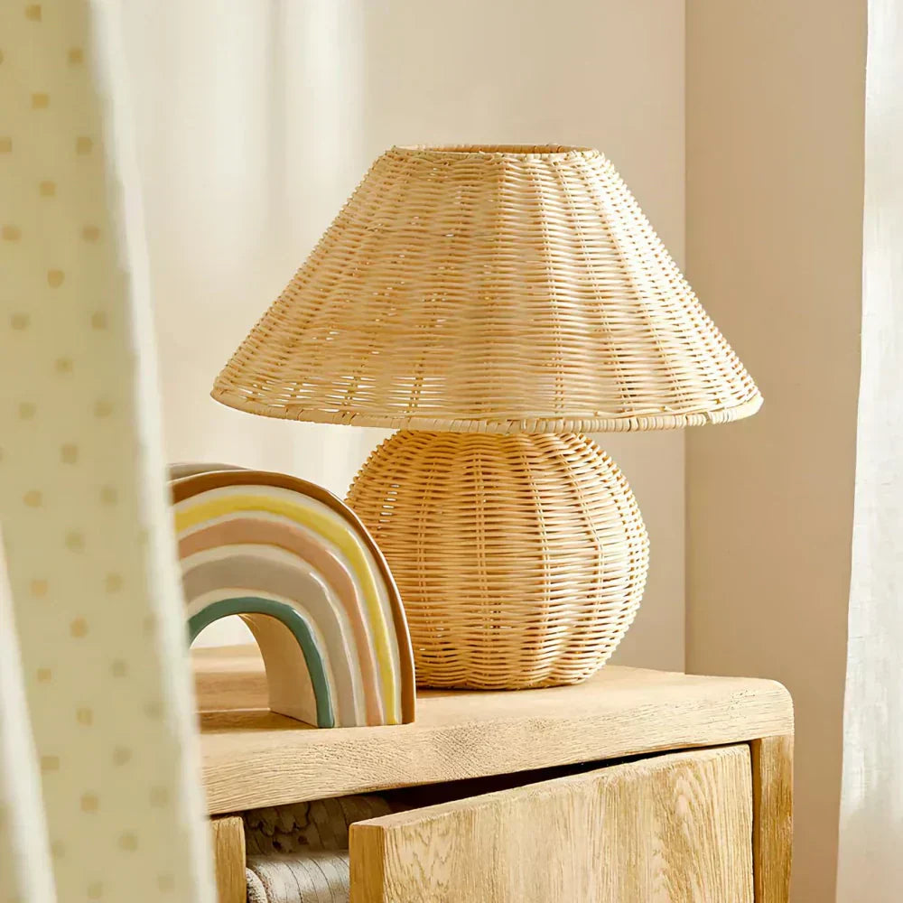 EcoBamboo Masa Lambası – Modern Mekanlar için Sürdürülebilir ve Minimalist Aydınlatma