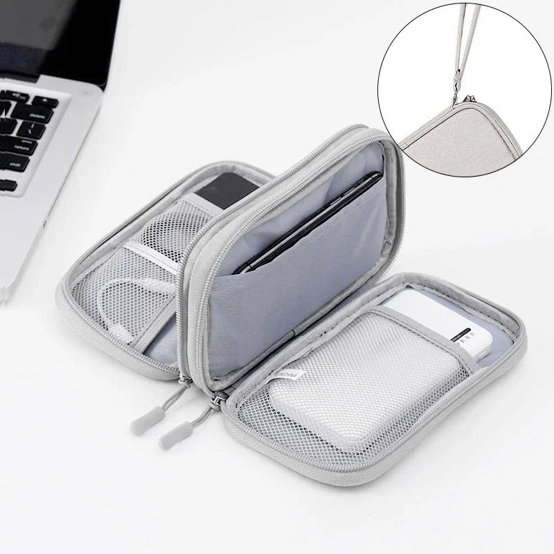 Organisateur compact d'accessoires techniques pour câbles, chargeurs et appareils