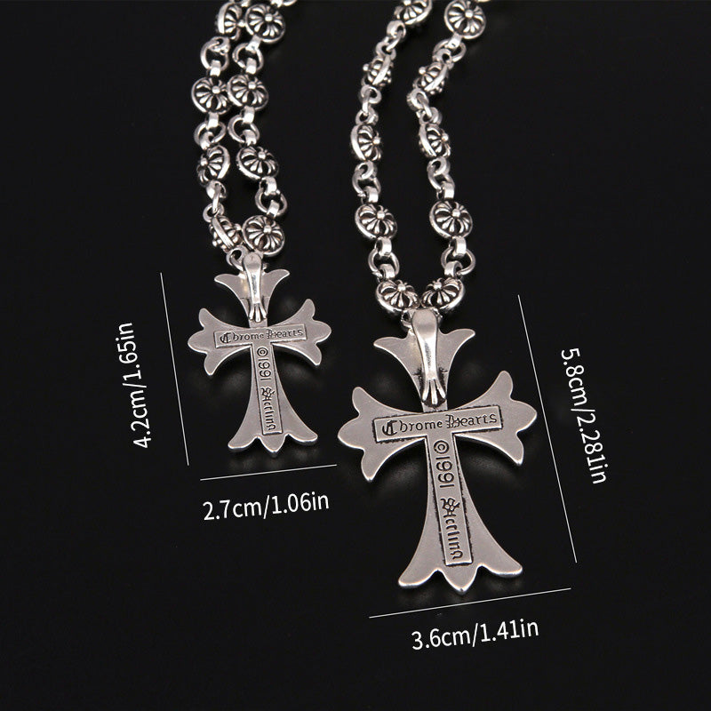 Collier pendentif croix gothique Nocturne Crest pour un style audacieux au quotidien