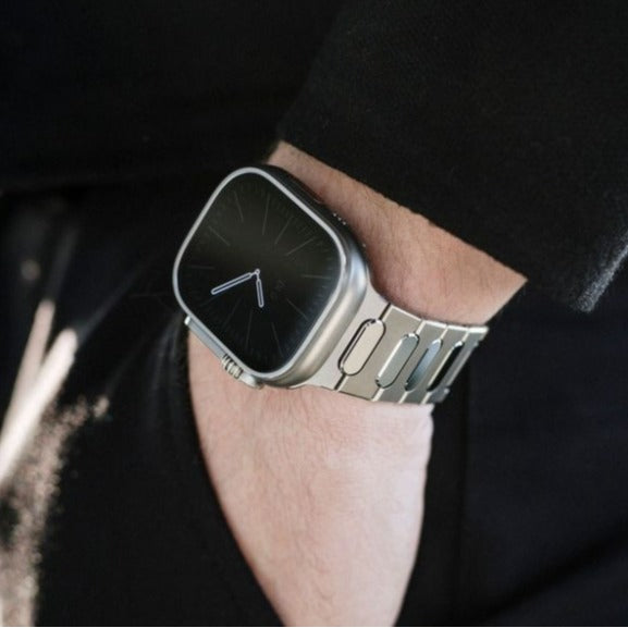 Titanirannekoru + perhoslukko Apple Watch Ultra 1/2:lle
