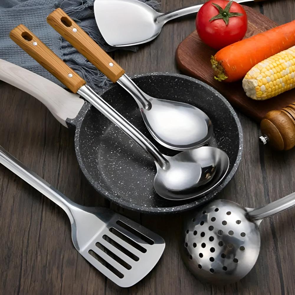 Set Peralatan Dapur Keluli dengan Pemegang Kayu (5 Set)
