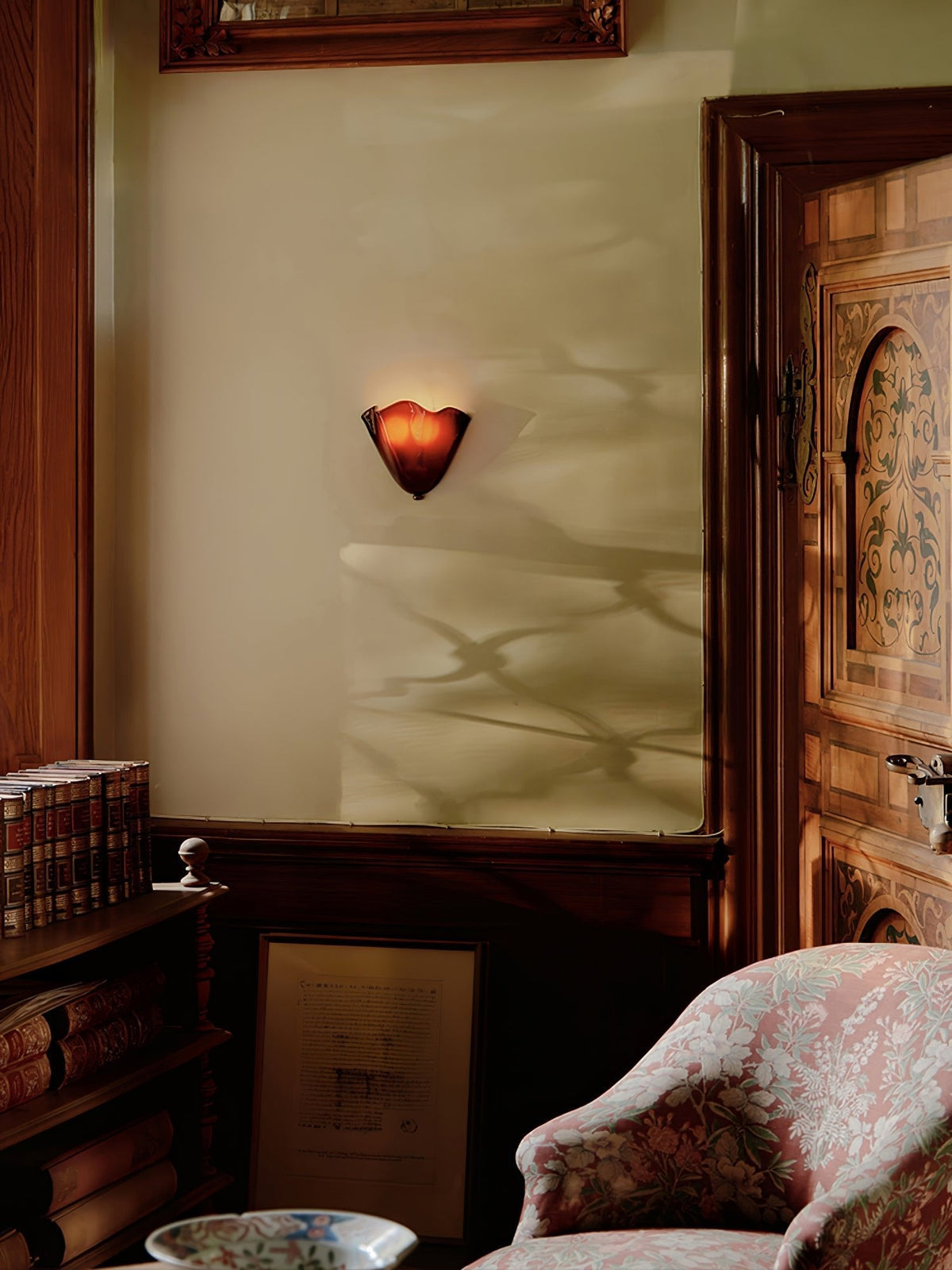 Petalia VKL-1012 Wall Light — 11×10×5.1 Inches