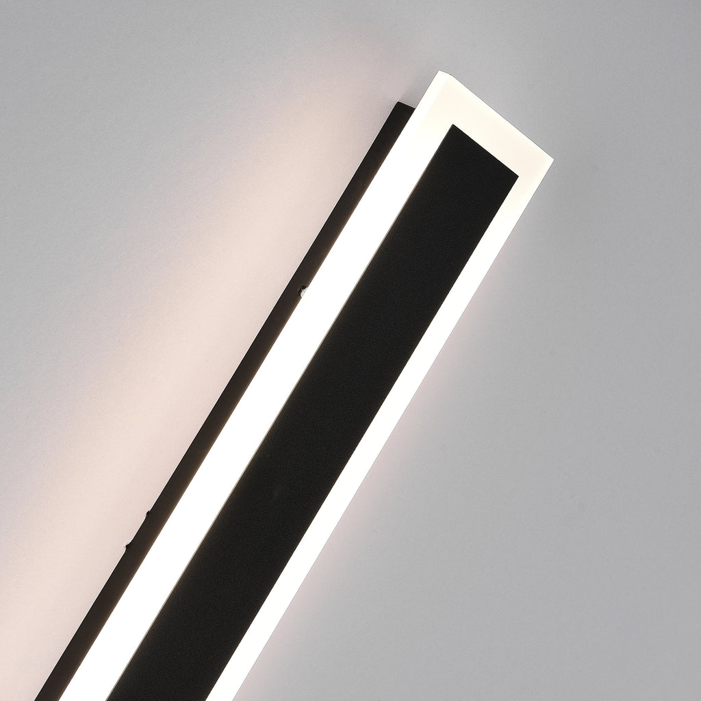 Lampada da parete lineare da esterno Vynn — Finitura nera opaca