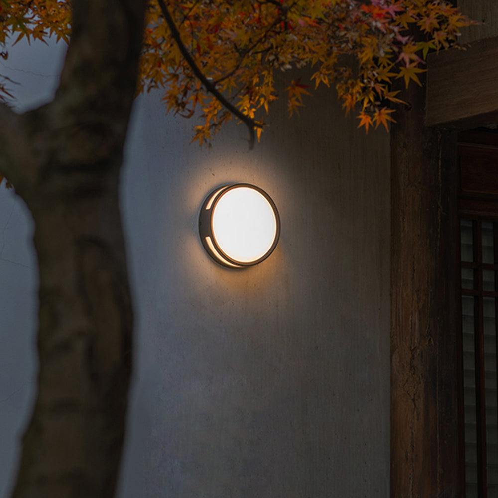 Ray モダンラウンドメタルウォールランプ — IP65防水、電球付き、暖色LED、ブラック