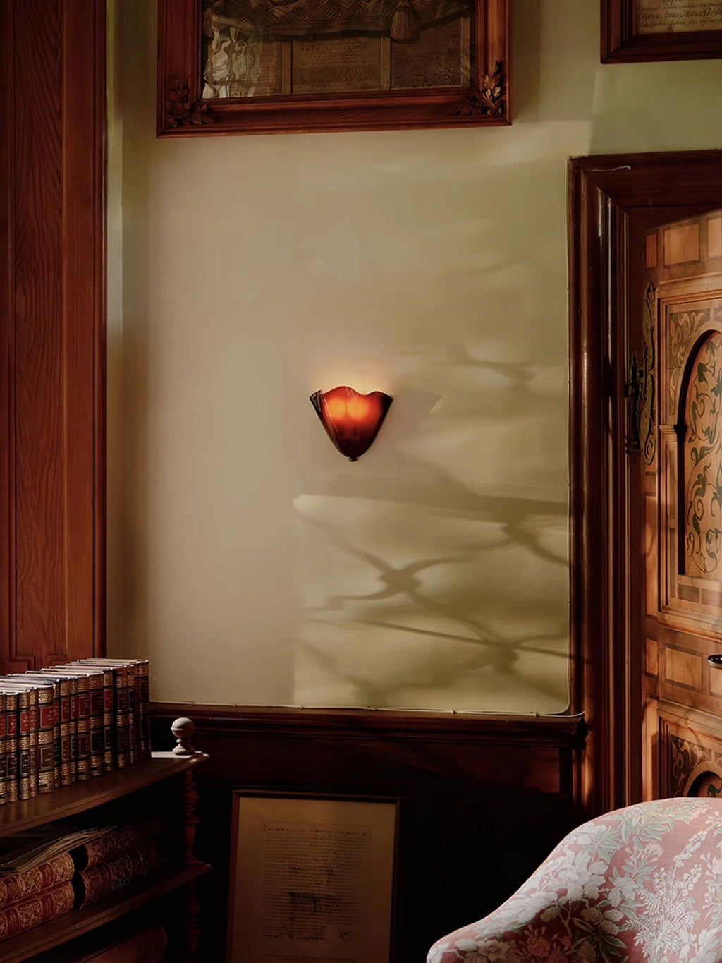 Petalia VKL-1012 Wall Light — 11×10×5.1 Inches