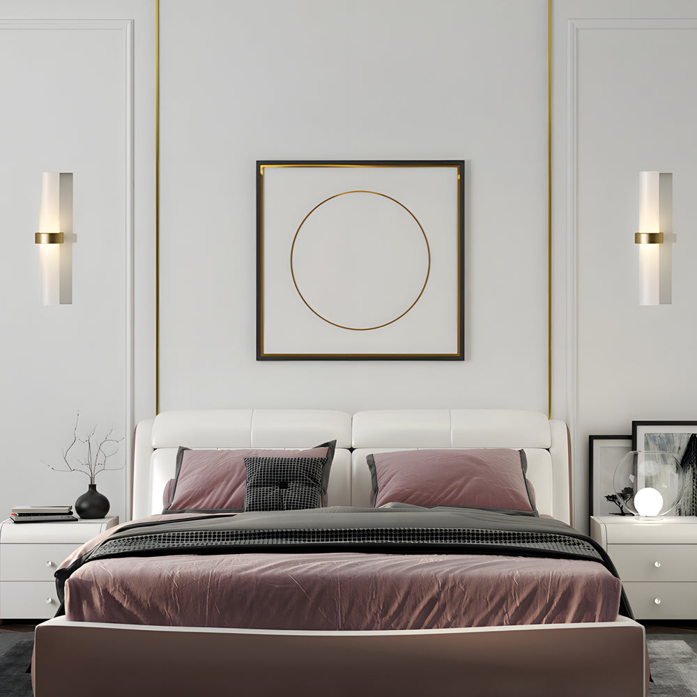 GlowLight – moderne vegglampe laget av rør i matt glass i varm hvit for stuen