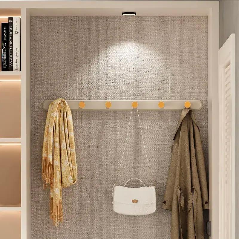 Porte-manteau mural taupe d'époque avec crochets