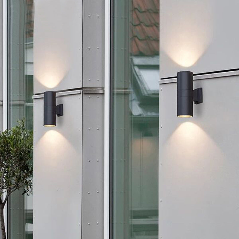 Kren Minimalist Metal Double-headed Outdoor Wall Lamp, Black - Neutralighting