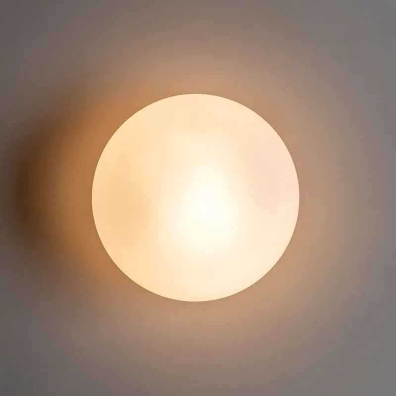 Moderní nástěnná lampa Valentina ve tvaru koule - kovové a skleněné LED svítidlo, žárovka součástí, IP44