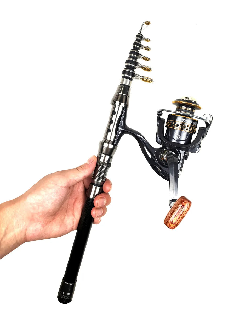 Kit completo canna da pesca telescopica in carbonio con mulinello spinning