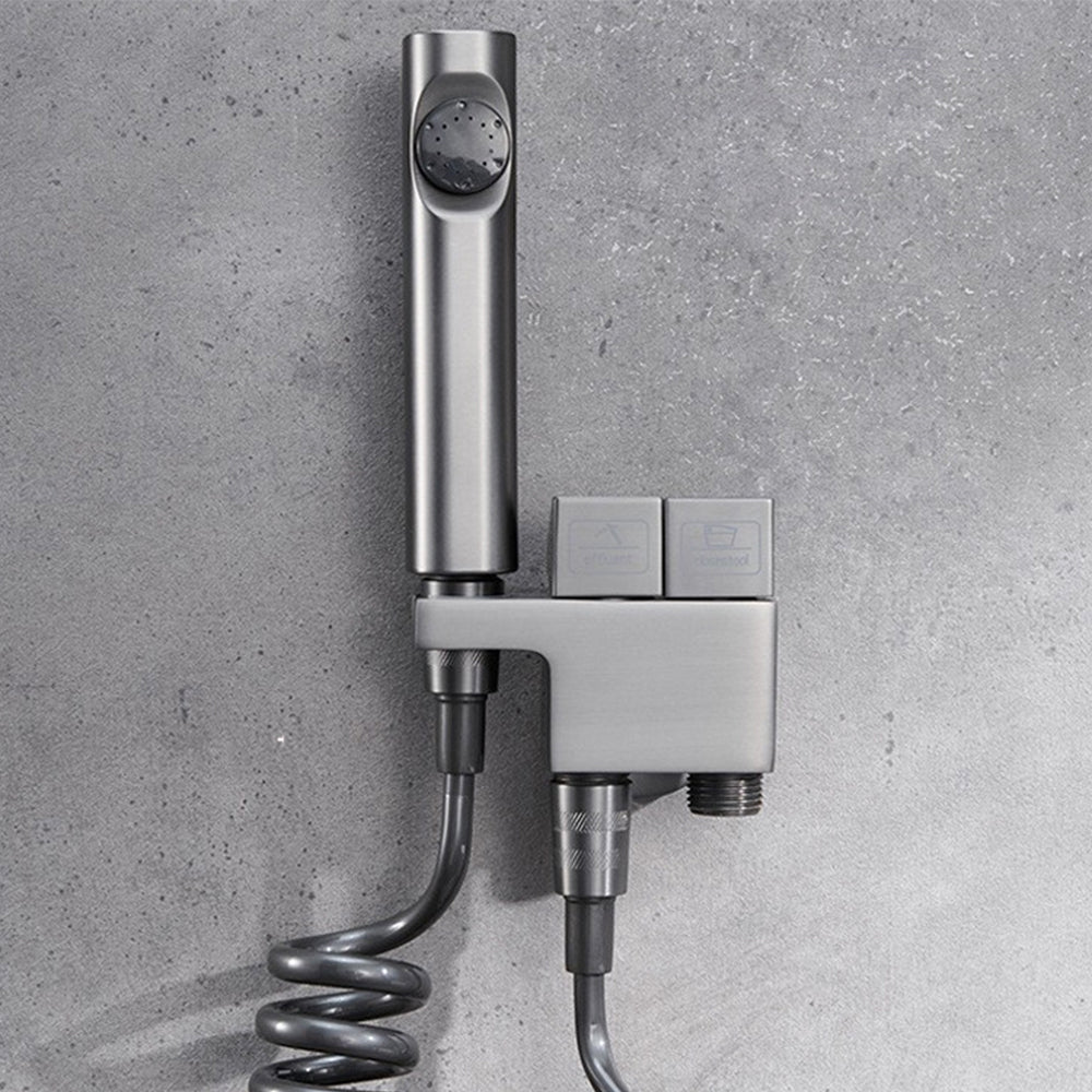 Käsikäyttöinen WC-bidet-suihku kaksoisulostulokulmaventtiilillä
