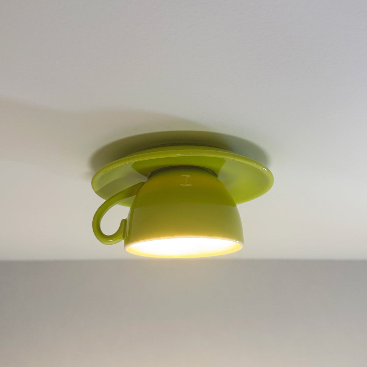 Plafonnier en céramique extra-plat Aria - design moderne en forme de tasse à café, câblage direct