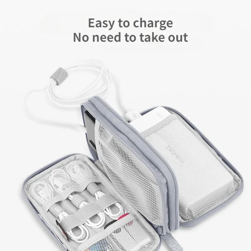 Organisateur compact d'accessoires techniques pour câbles, chargeurs et appareils