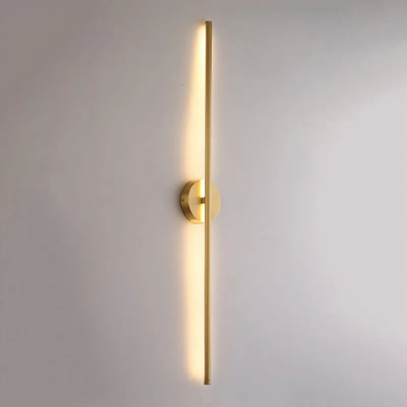 Appliques murales linéaires modernes Fauro — Métal doré et design en gel de silice