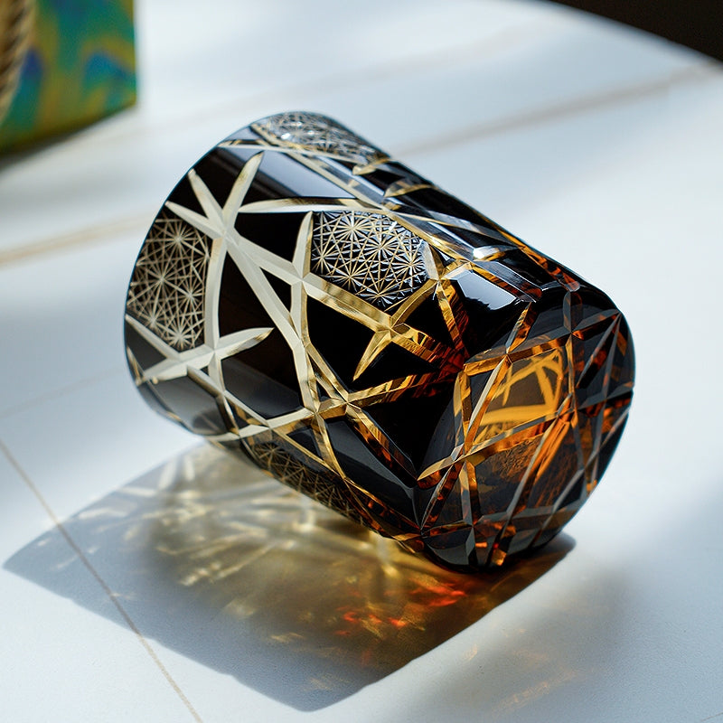 Edo Kiriko ručně vyráběná whisky sklenice s motivem jeřába a blesku s dřevěnou krabičkou