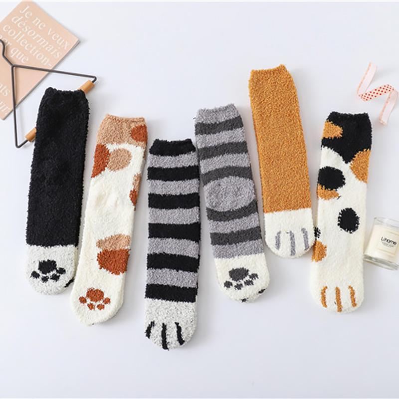 CozyPaws Flauschige Katzenkrallen-Socken für den Alltag