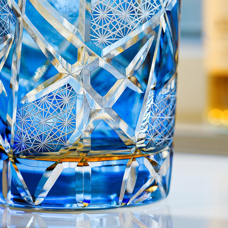 Edo Kiriko ručně vyráběná whisky sklenice s motivem jeřába a blesku s dřevěnou krabičkou