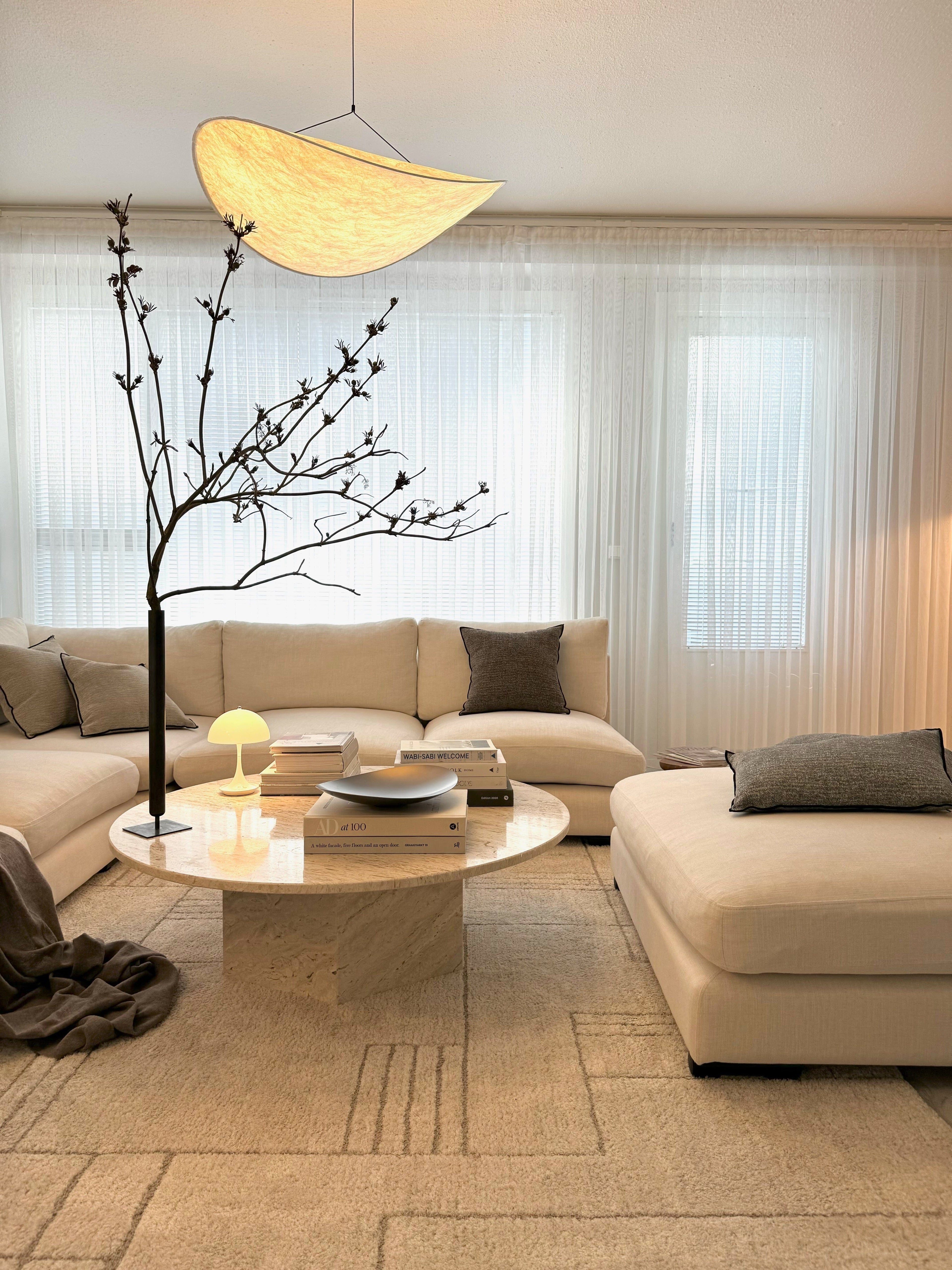 Astra-Blatt-Kronleuchter für moderne Wohnräume elegant