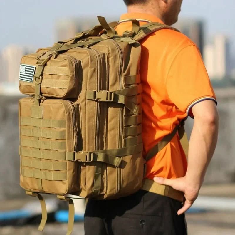 Wasserdichter taktischer Rucksack TrailGuard 50L für Reisende und Outdoor-Abenteurer