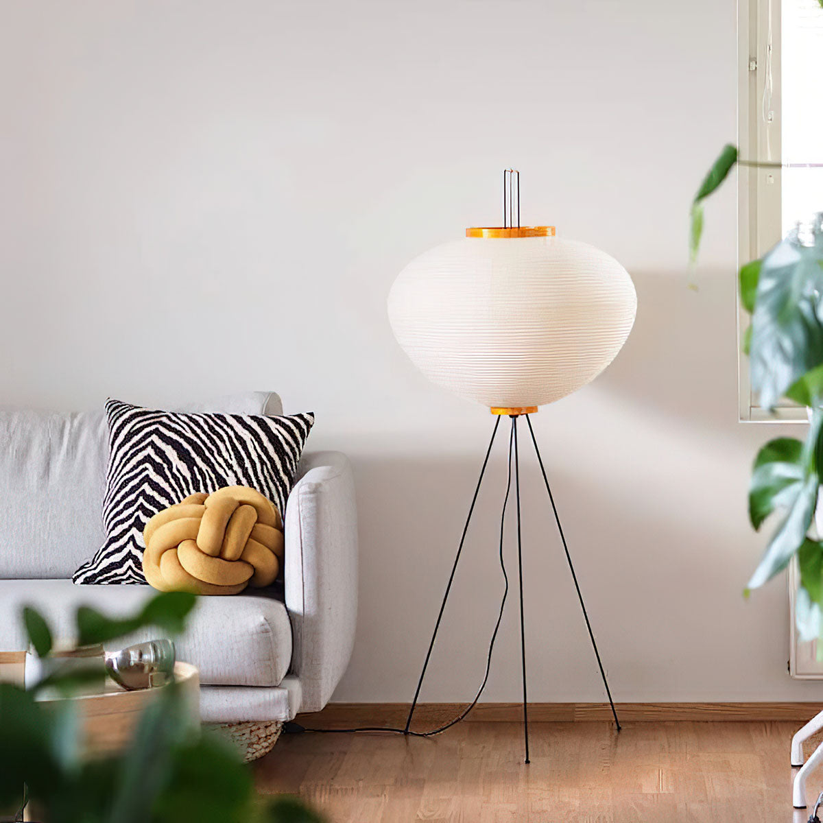 Traditionel gulvlampe i rispapir
