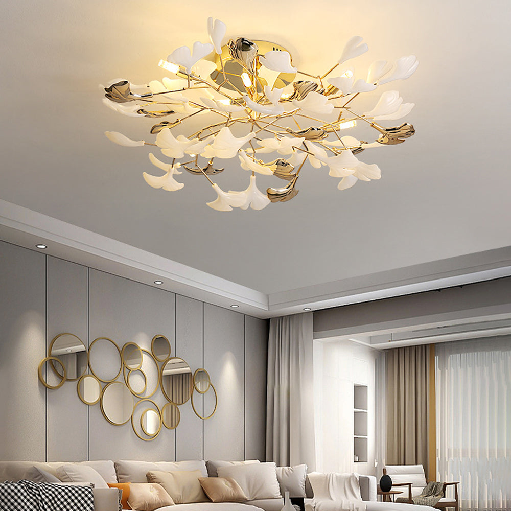 Elegancka lampa sufitowa Olivia z motywem liści — ceramiczno-metalowa, przylegająca do sufitu, złota