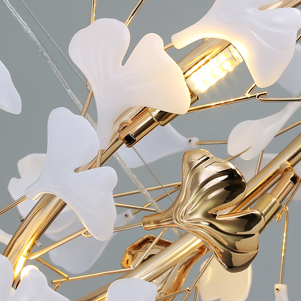 Olivia gylden Art Deco-lysekrone — moderne design i metal og keramik