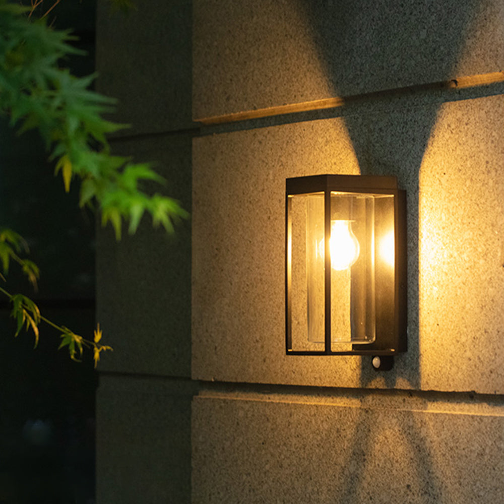 Lampada solare rettangolare da parete Ray — impermeabile IP65, paralume in vetro, lampadina LED a luce calda inclusa