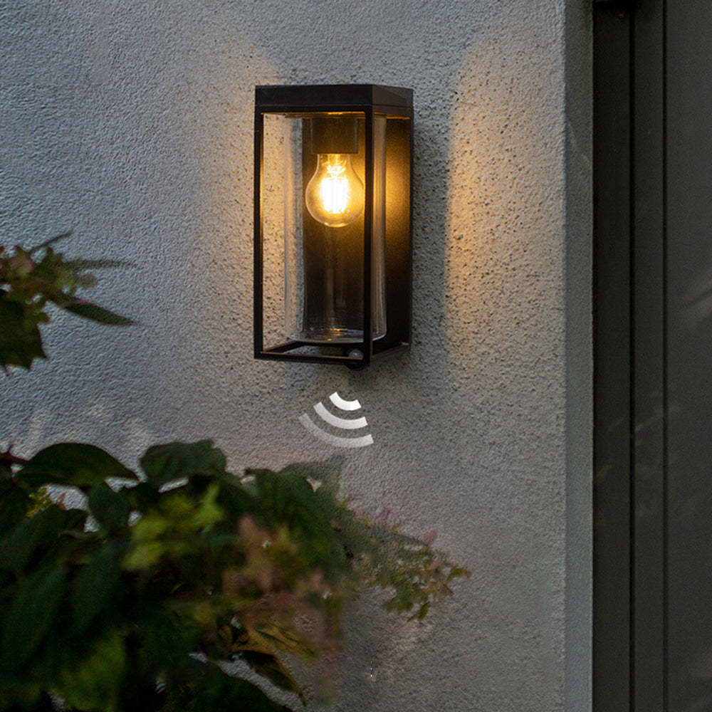 Lampada solare rettangolare da parete Ray — impermeabile IP65, paralume in vetro, lampadina LED a luce calda inclusa