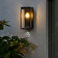 Lampada solare rettangolare da parete Ray — impermeabile IP65, paralume in vetro, lampadina LED a luce calda inclusa