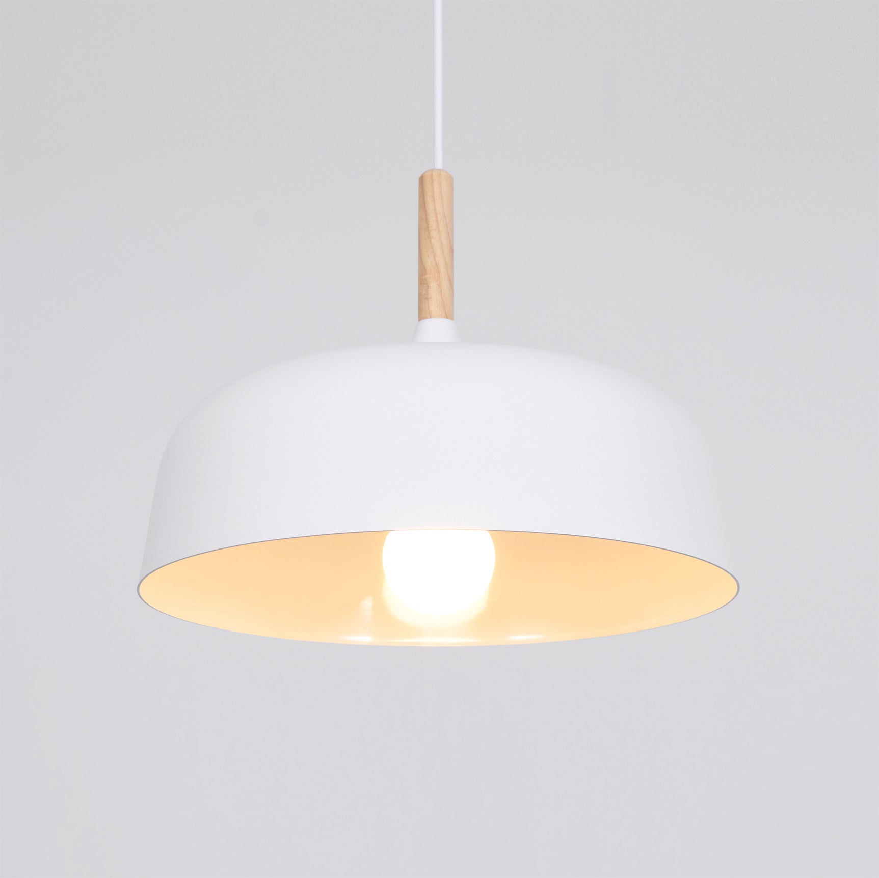 Meşe palamudu sarkıt lamba — minimalist İskandinav tarzı