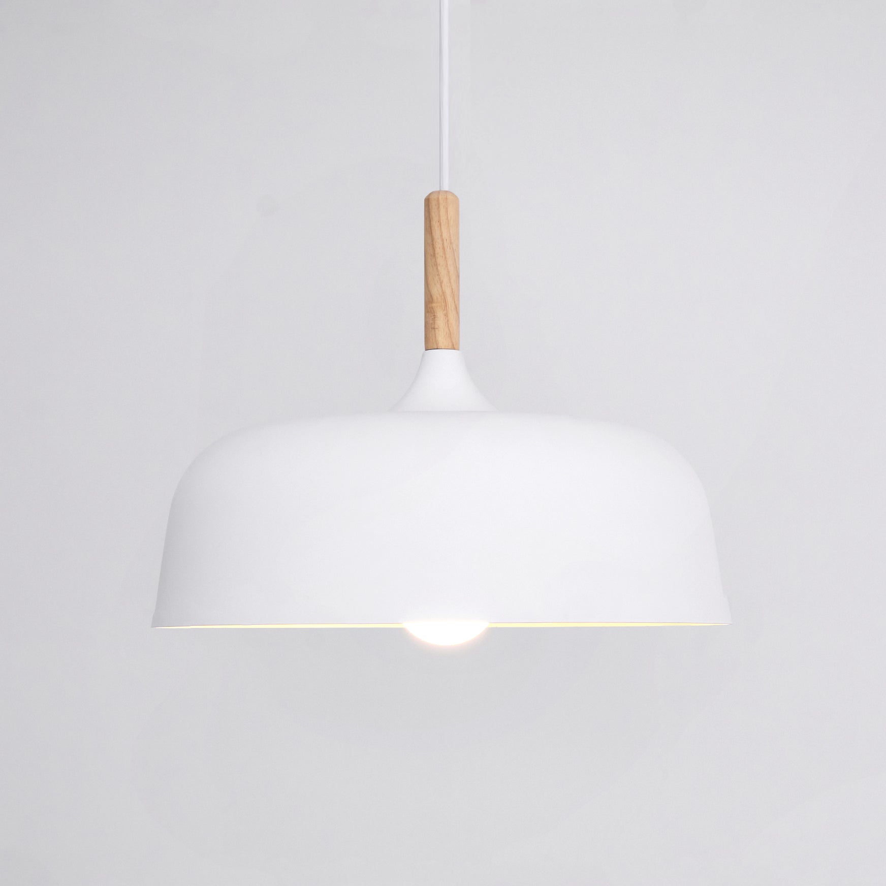 Meşe palamudu sarkıt lamba — minimalist İskandinav tarzı
