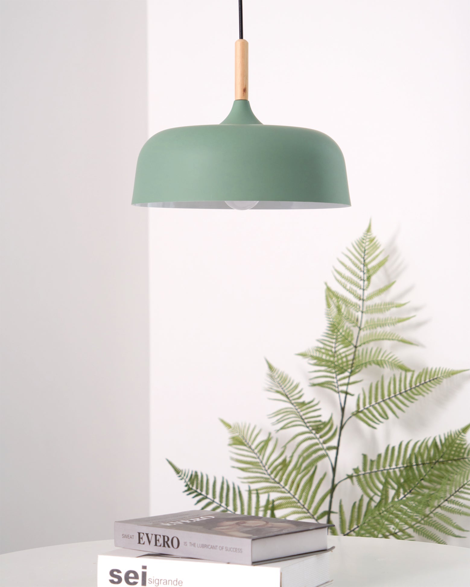 Meşe palamudu sarkıt lamba — minimalist İskandinav tarzı