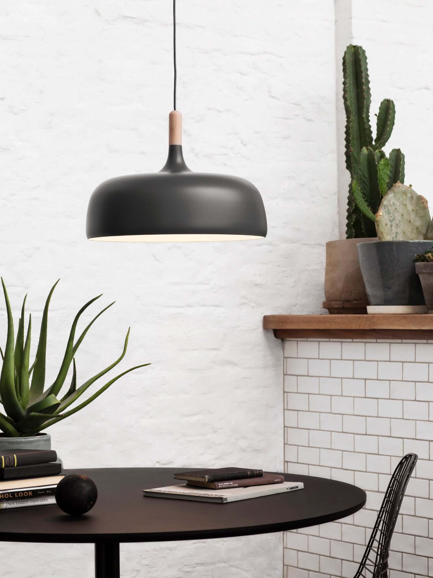 Meşe palamudu sarkıt lamba — minimalist İskandinav tarzı