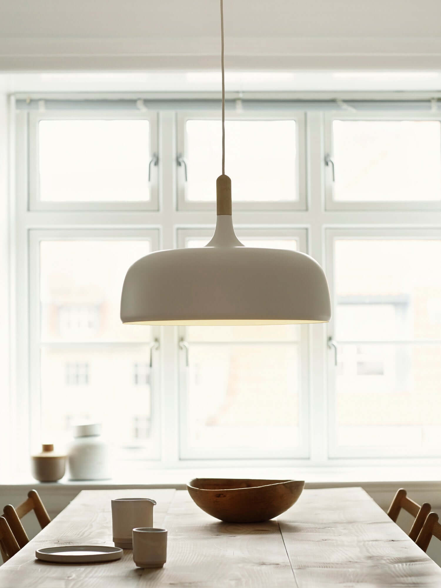 Meşe palamudu sarkıt lamba — minimalist İskandinav tarzı