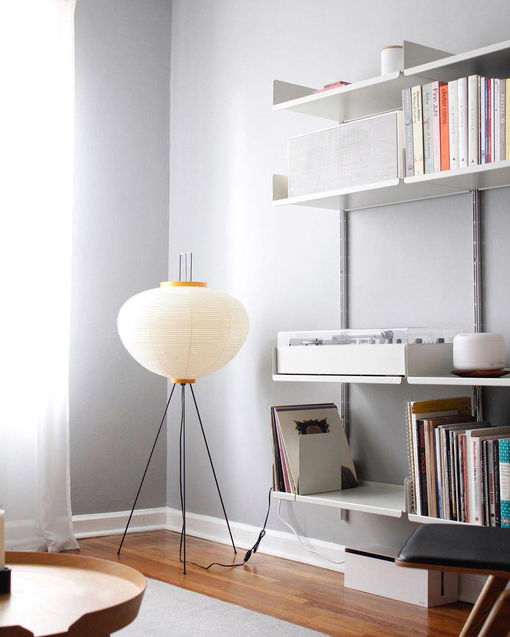 Traditionel gulvlampe i rispapir