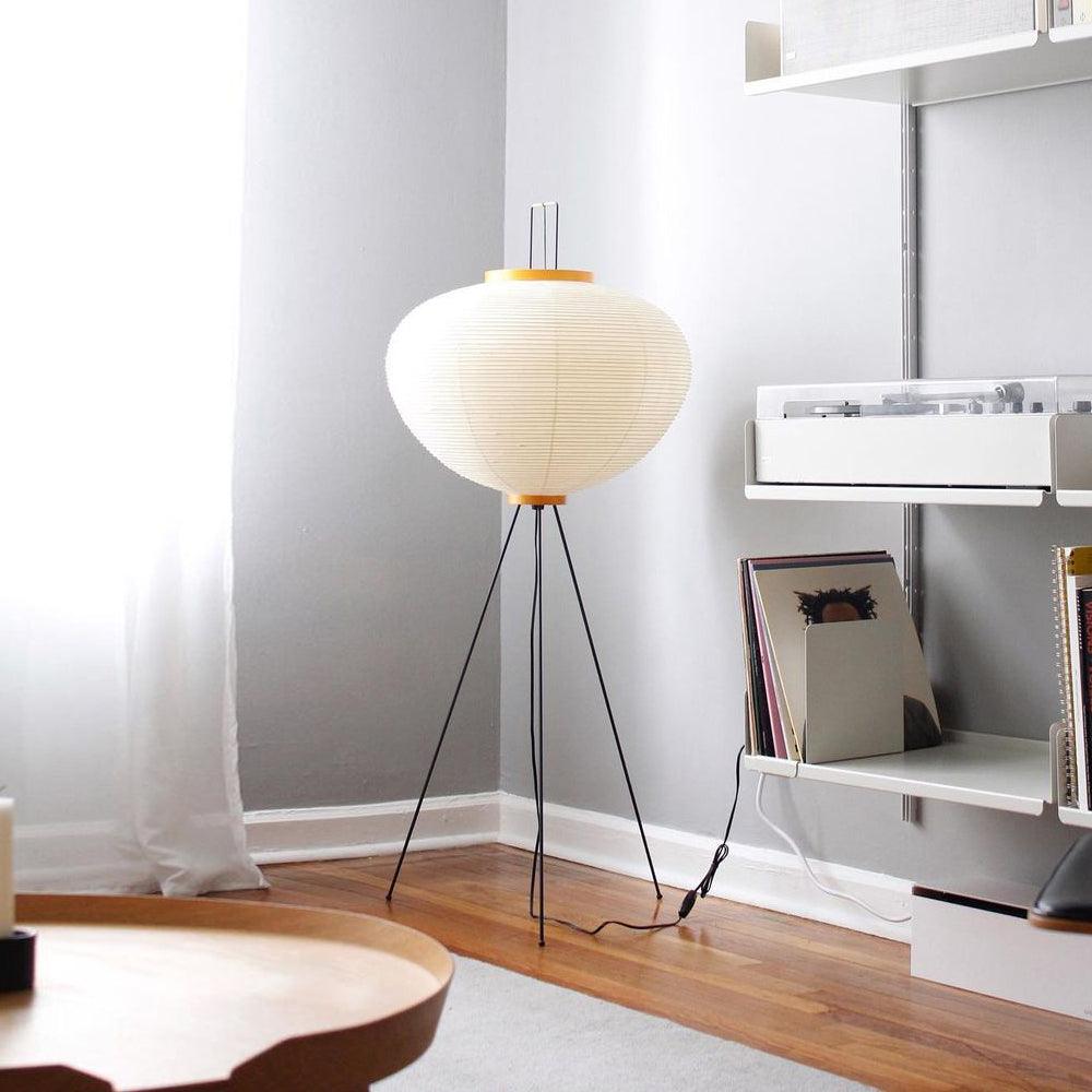 Traditionel gulvlampe i rispapir