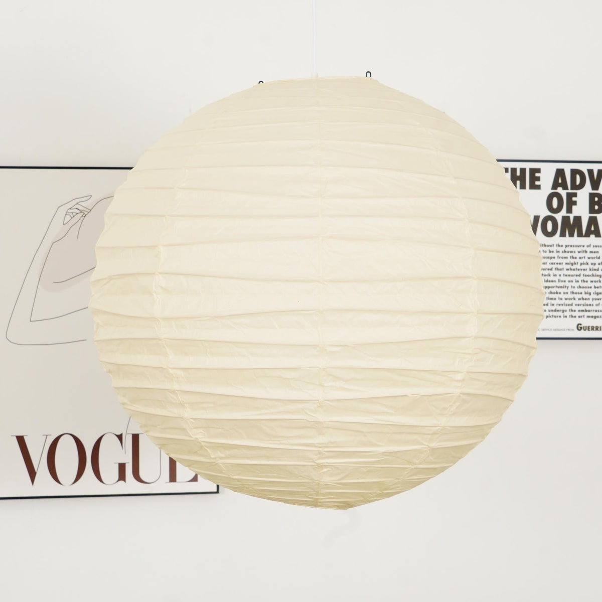 Luna Pendelleuchte mit japanischer Papierkugel — Abgerundete Silhouette