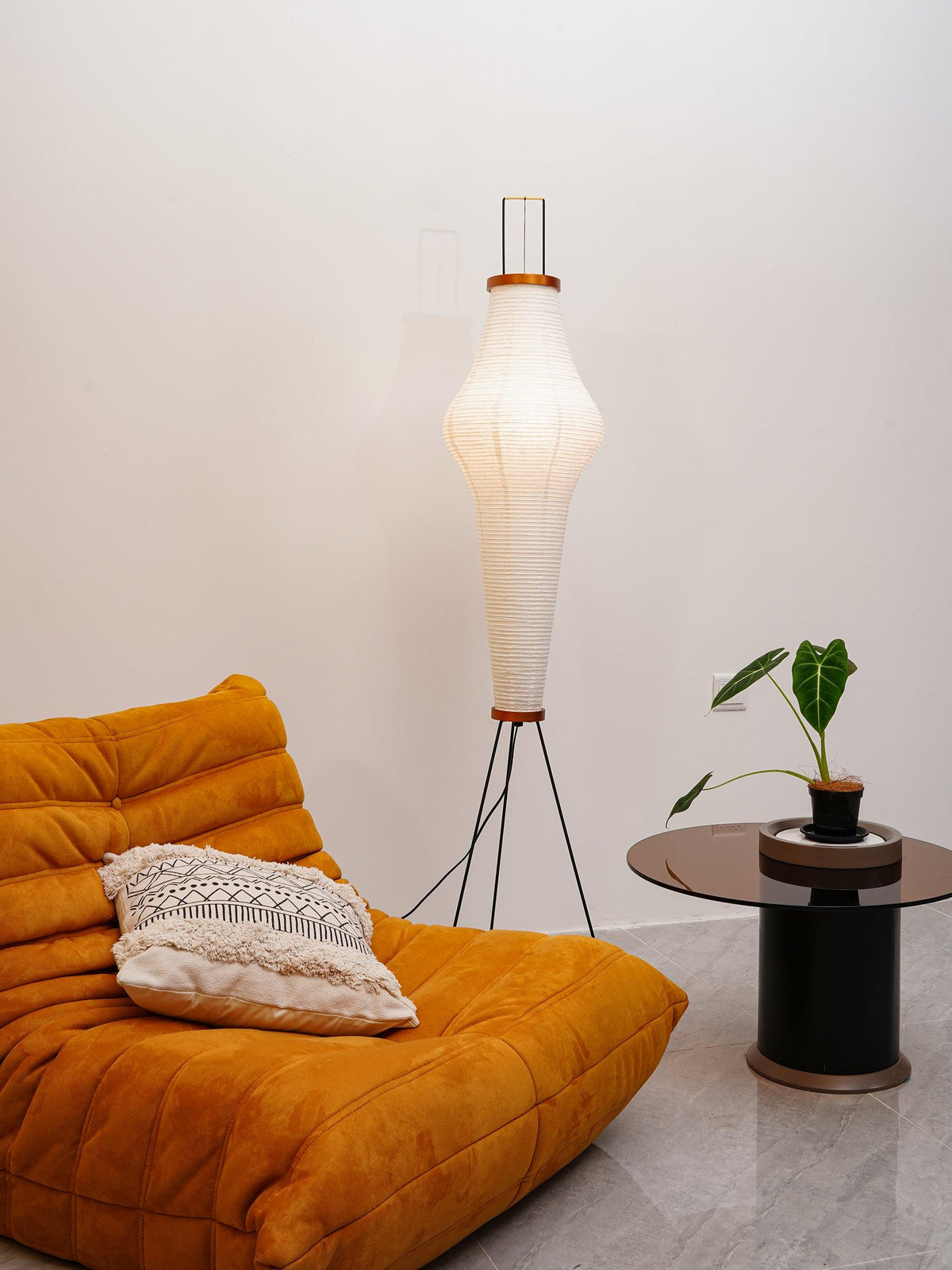 Traditionel gulvlampe i rispapir