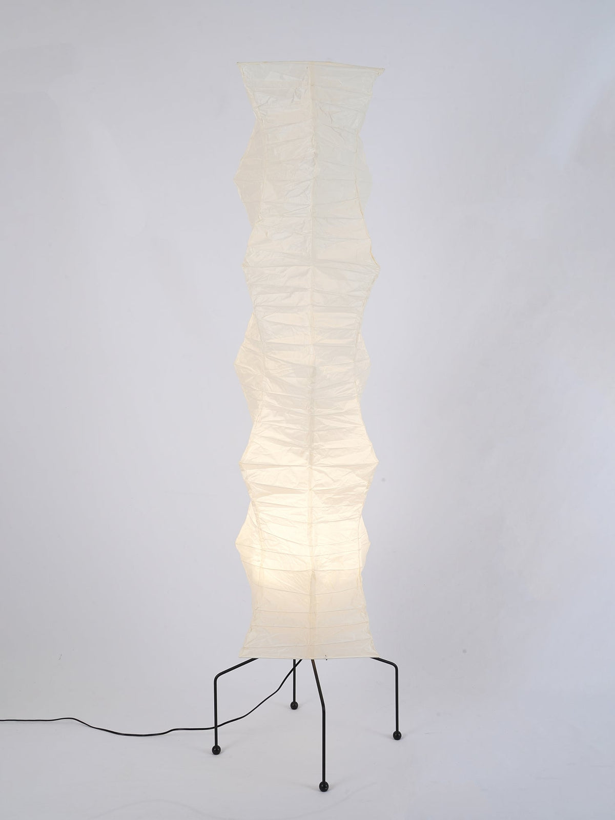 Traditionel gulvlampe i rispapir