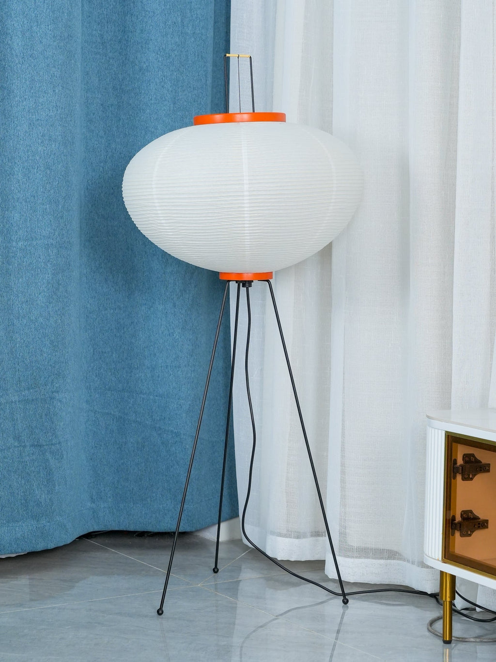 Traditionel gulvlampe i rispapir