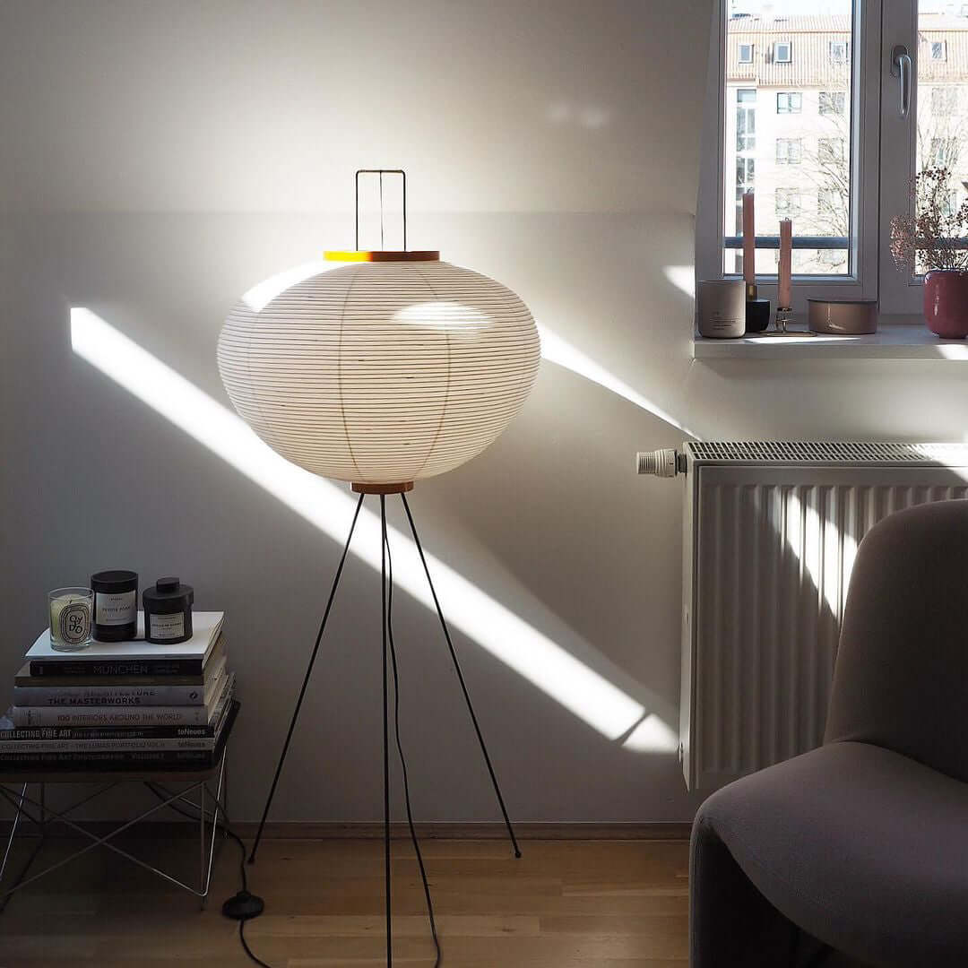Traditionel gulvlampe i rispapir