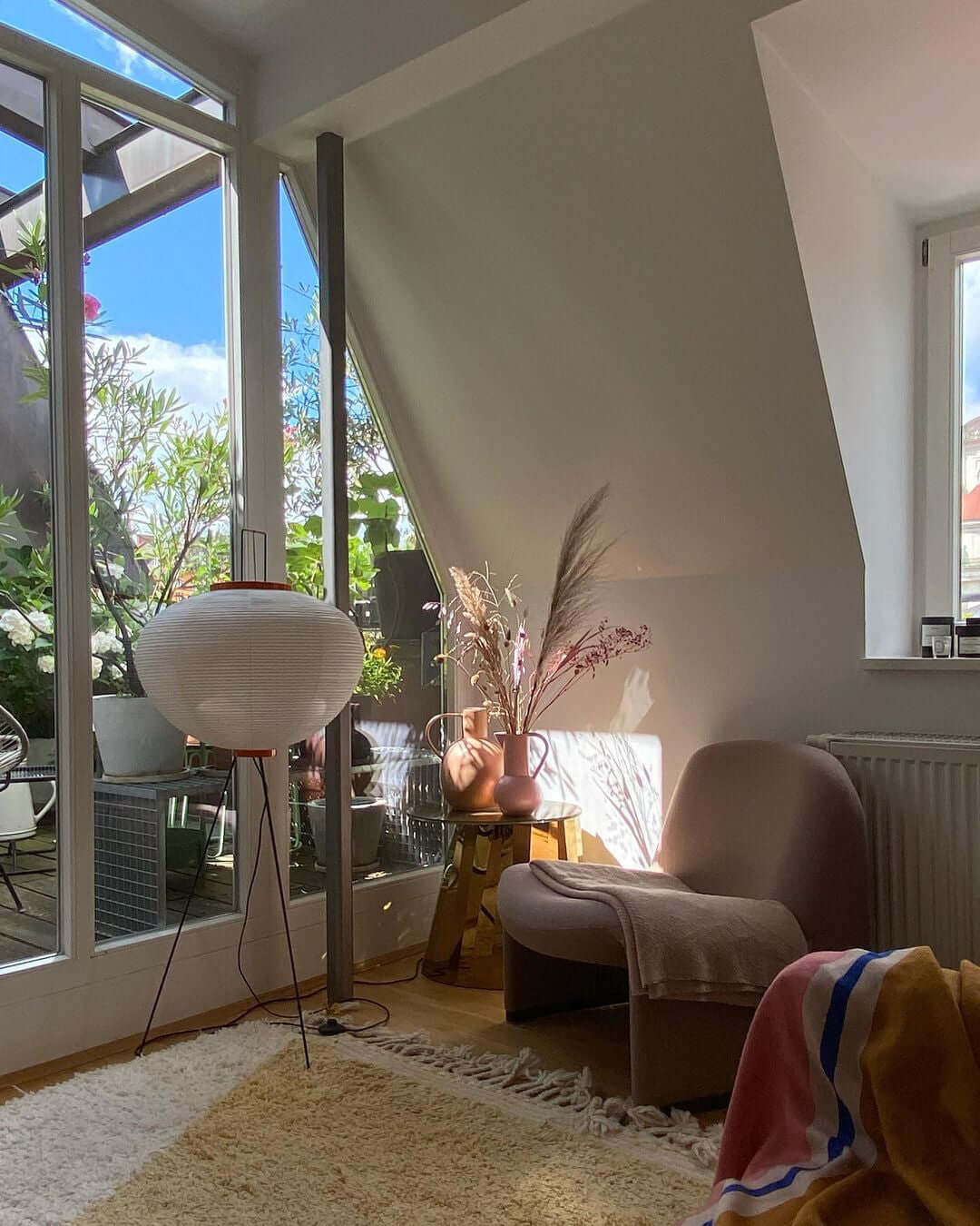 Traditionel gulvlampe i rispapir
