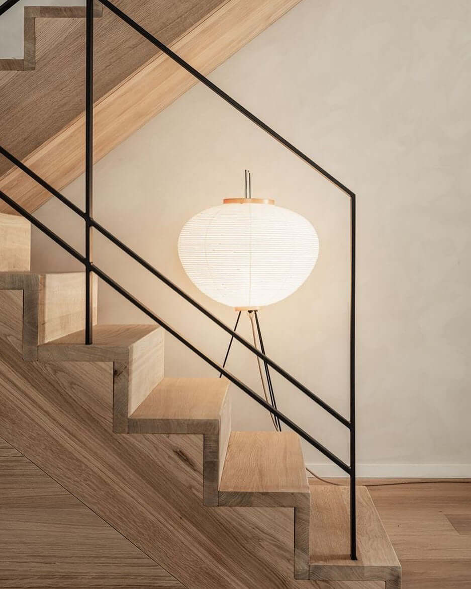 Traditionel gulvlampe i rispapir