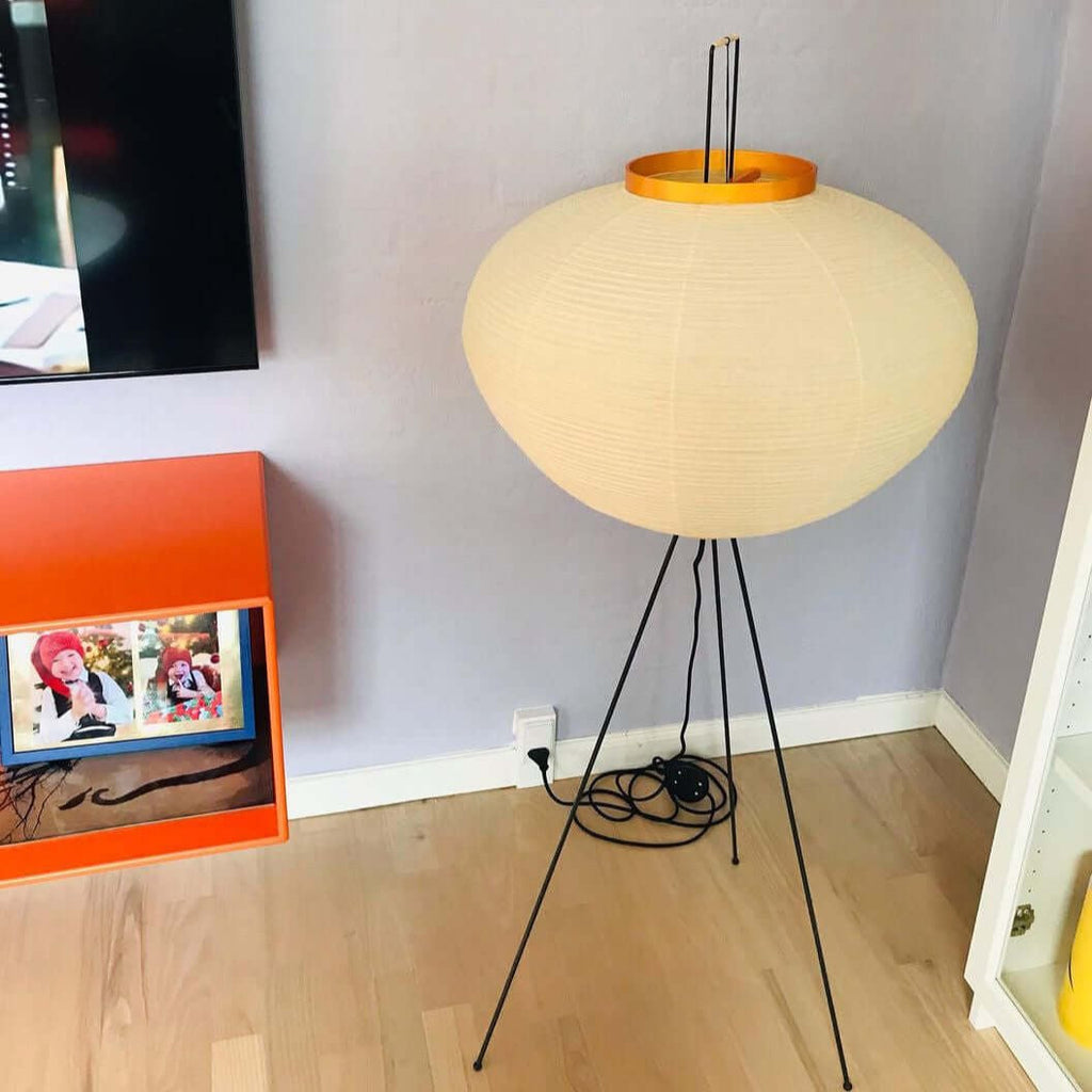 NovaLume Rispapir Gulvlampe Minimalistisk Design Tidløs Varme