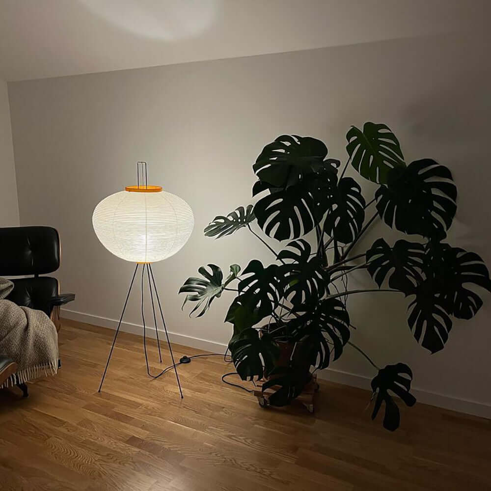 Traditionel gulvlampe i rispapir
