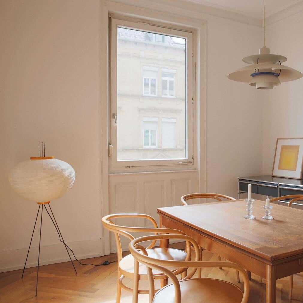 Traditionel gulvlampe i rispapir